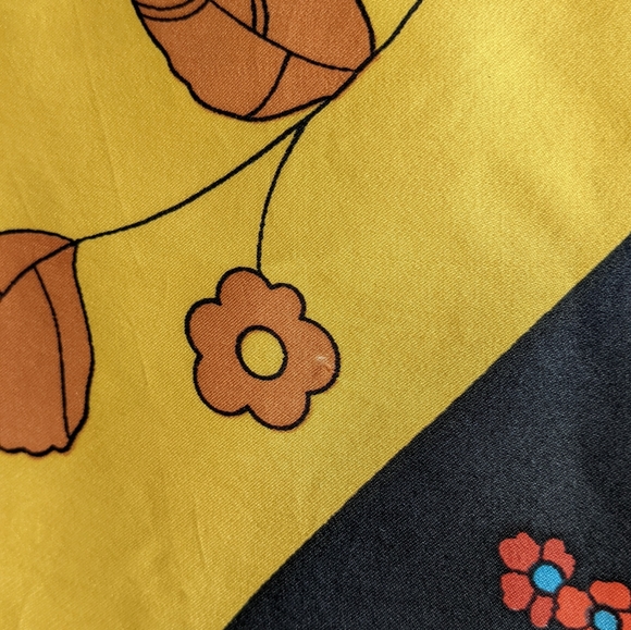 Vintage Silk Scarf 26in square /Made in Italy - Picture 5 of 9